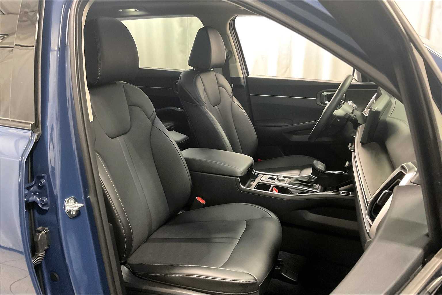 2025 Kia Sorento X-Line EX - Photo 11