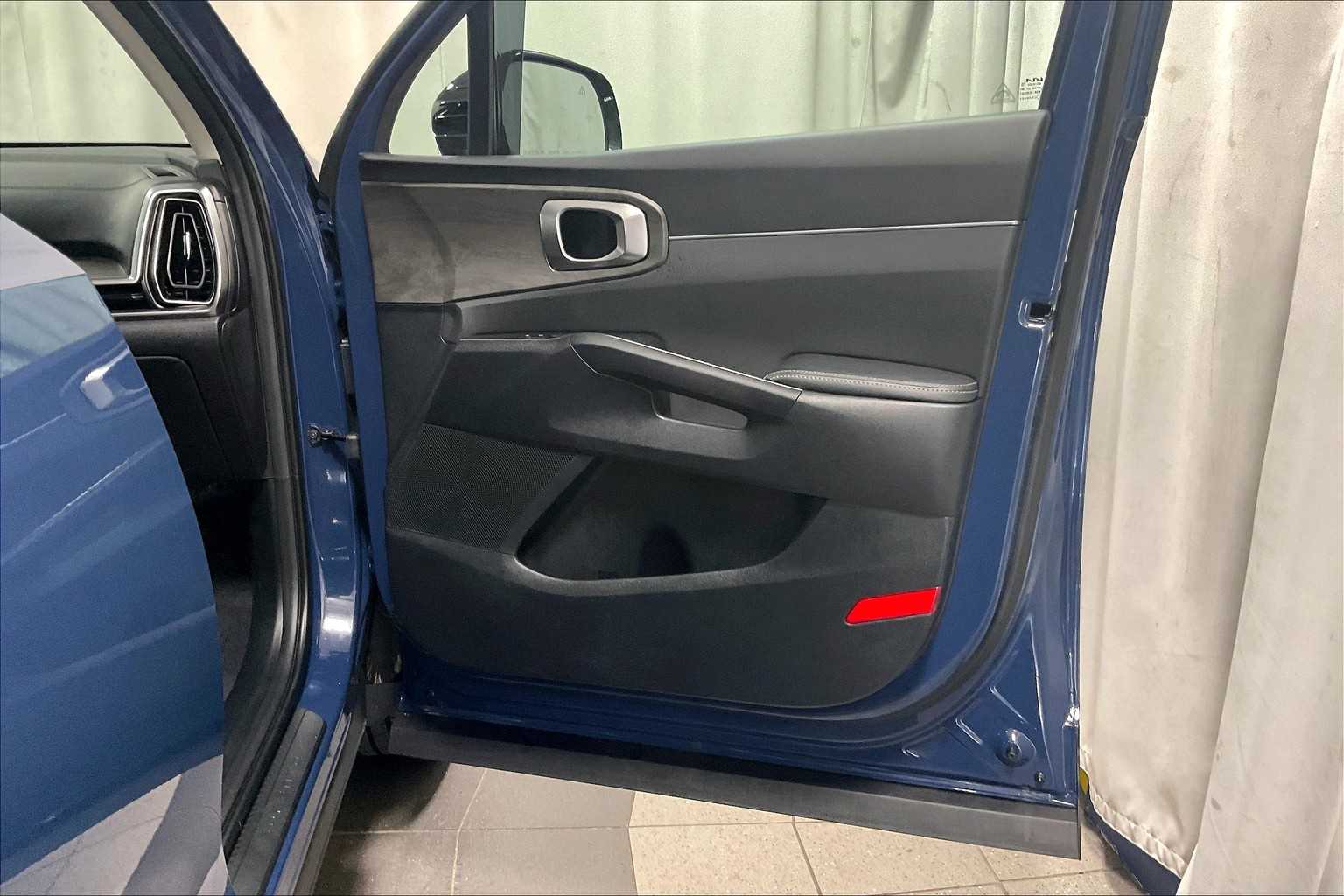 2025 Kia Sorento X-Line EX - Photo 12