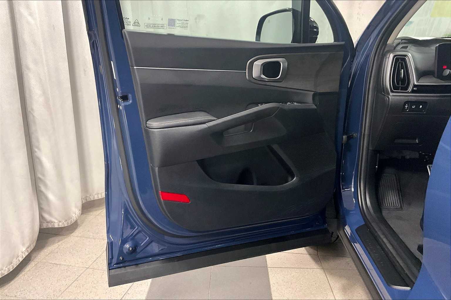 2025 Kia Sorento X-Line EX - Photo 9