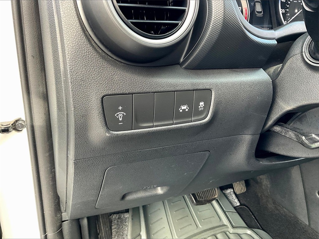 2021 Hyundai Kona SE - Photo 25