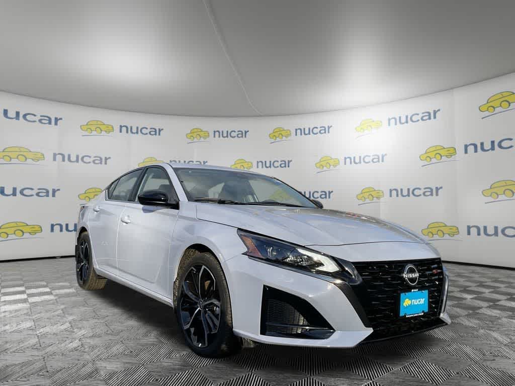 2025 Nissan Altima SR