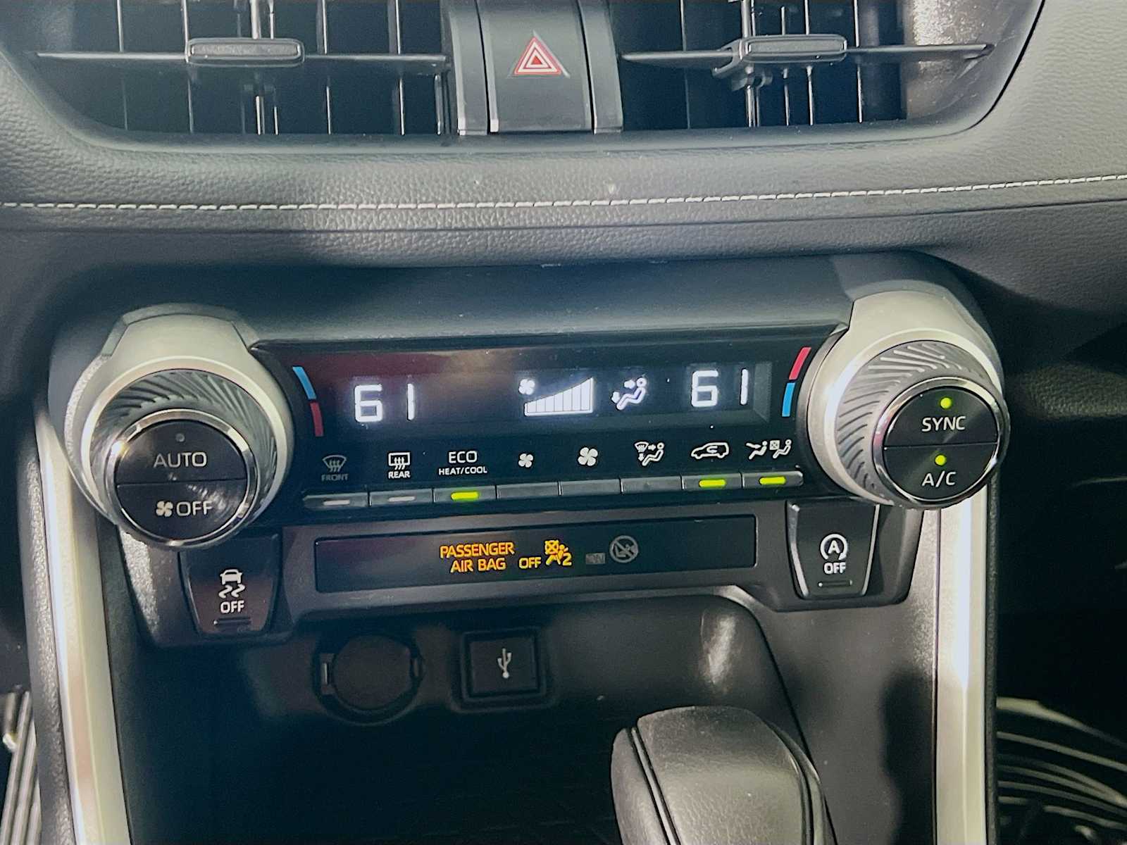 2021 Toyota RAV4 XLE - Photo 15