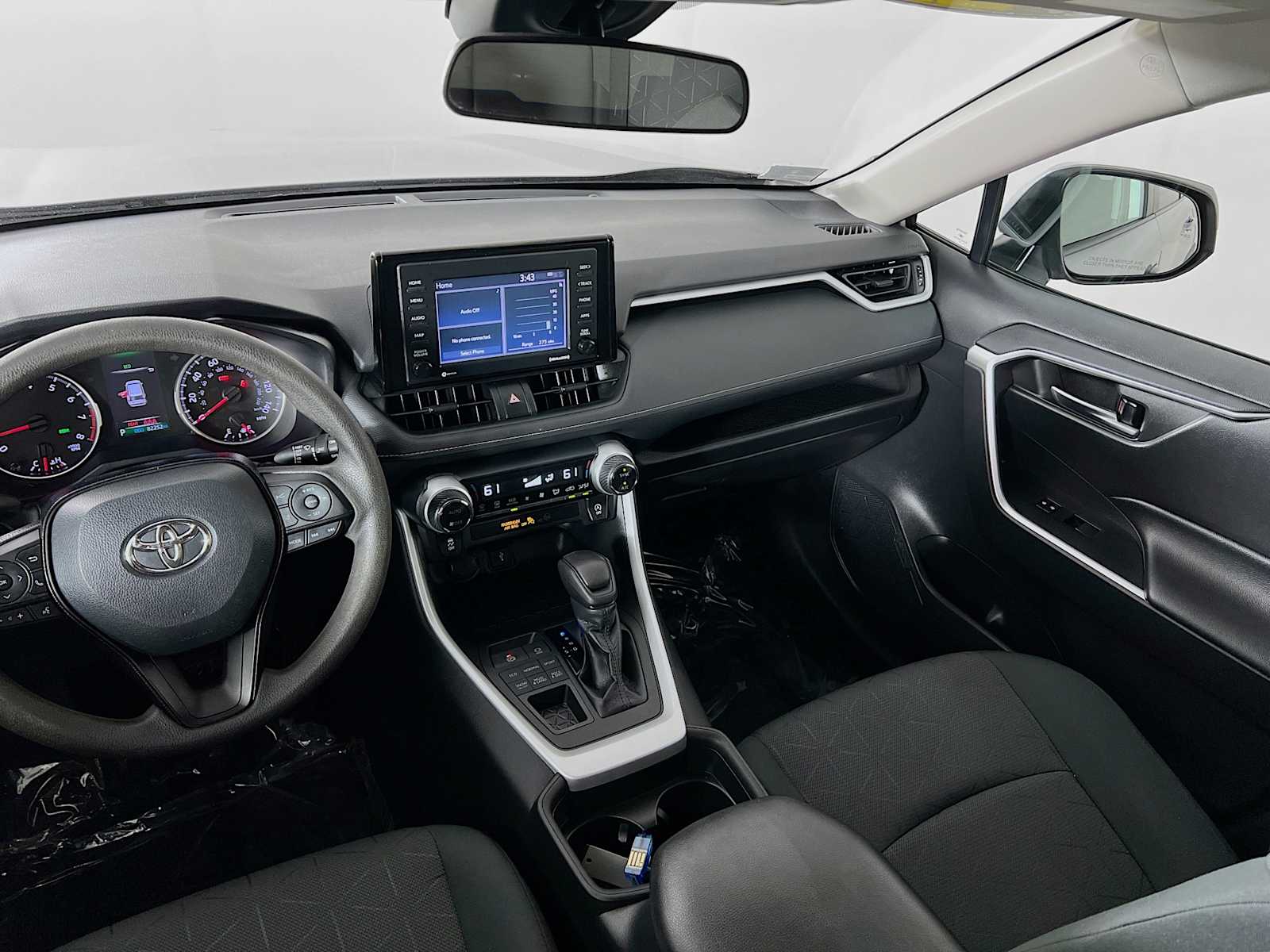 2021 Toyota RAV4 XLE - Photo 22