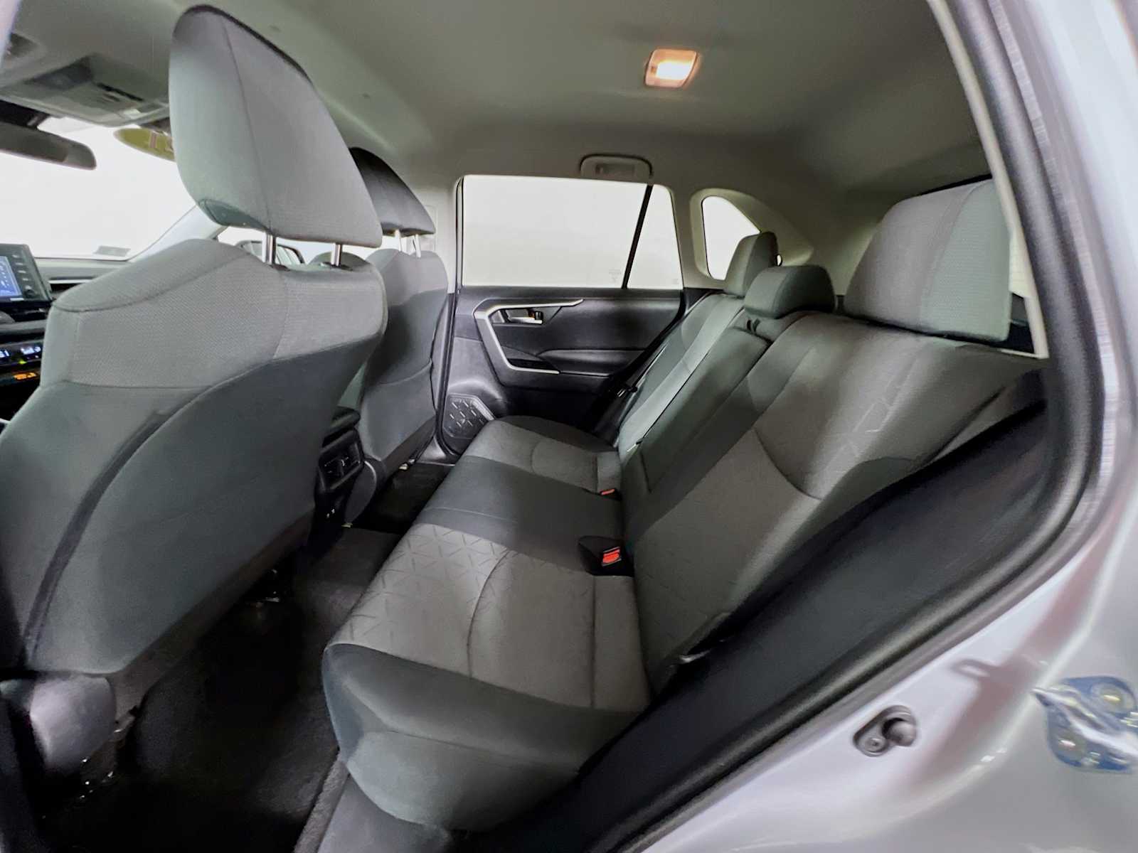 2021 Toyota RAV4 XLE - Photo 23