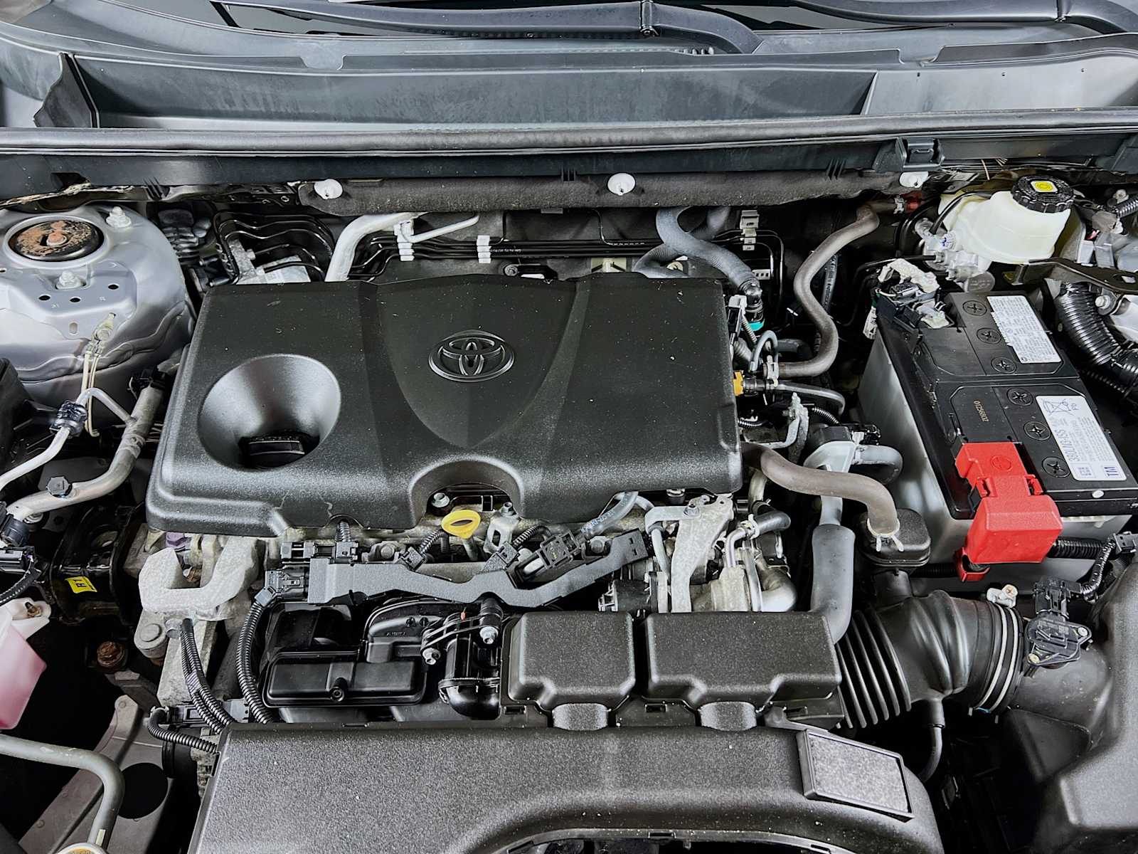 2021 Toyota RAV4 XLE - Photo 28
