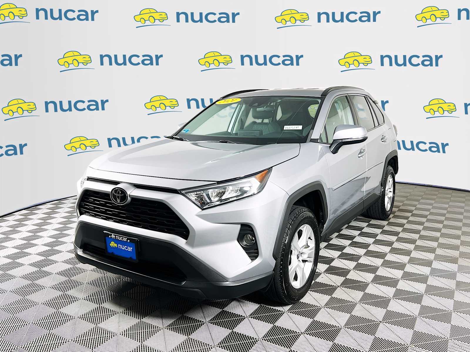 2021 Toyota RAV4 XLE - Photo 3