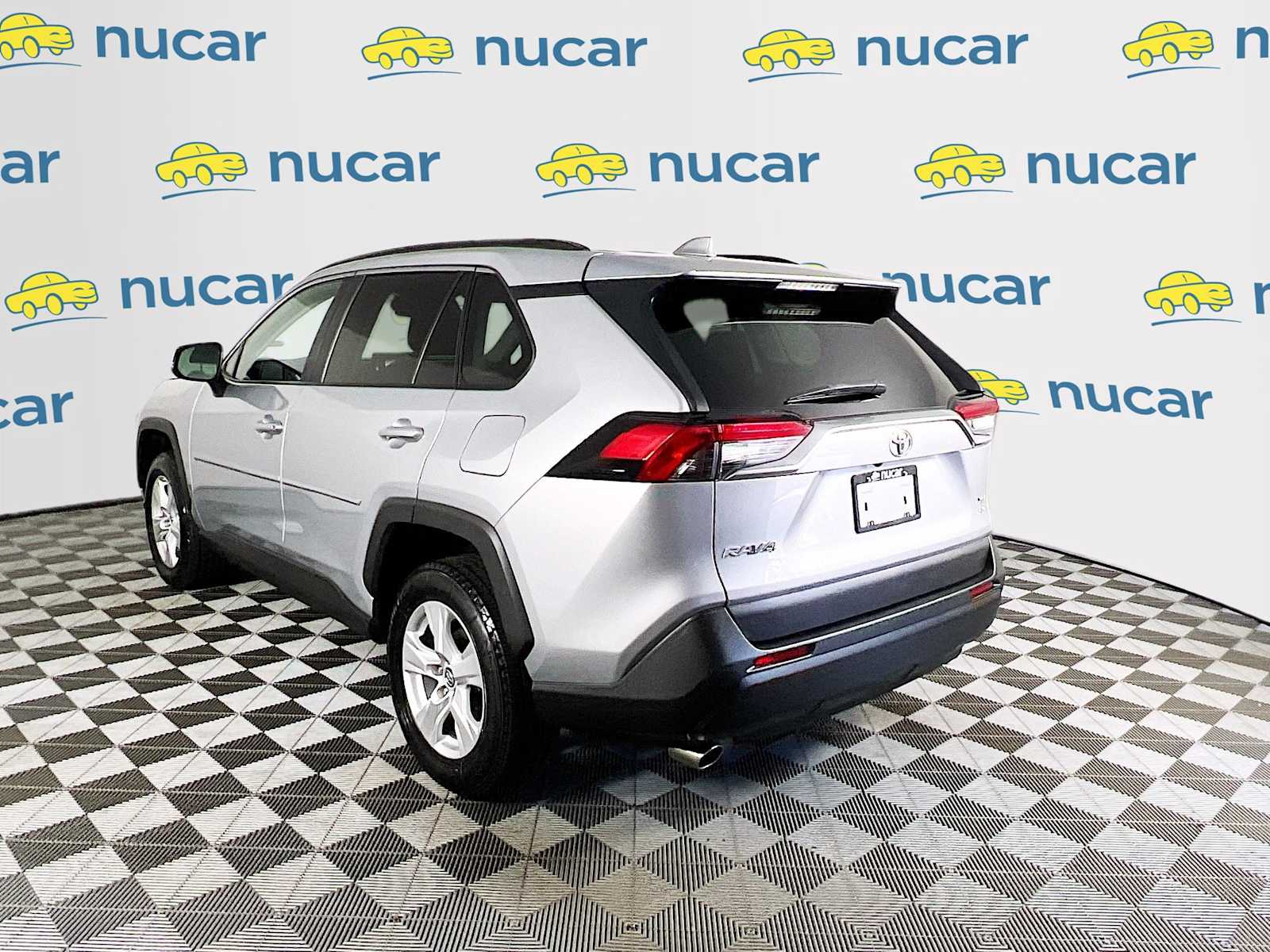 2021 Toyota RAV4 XLE - Photo 5