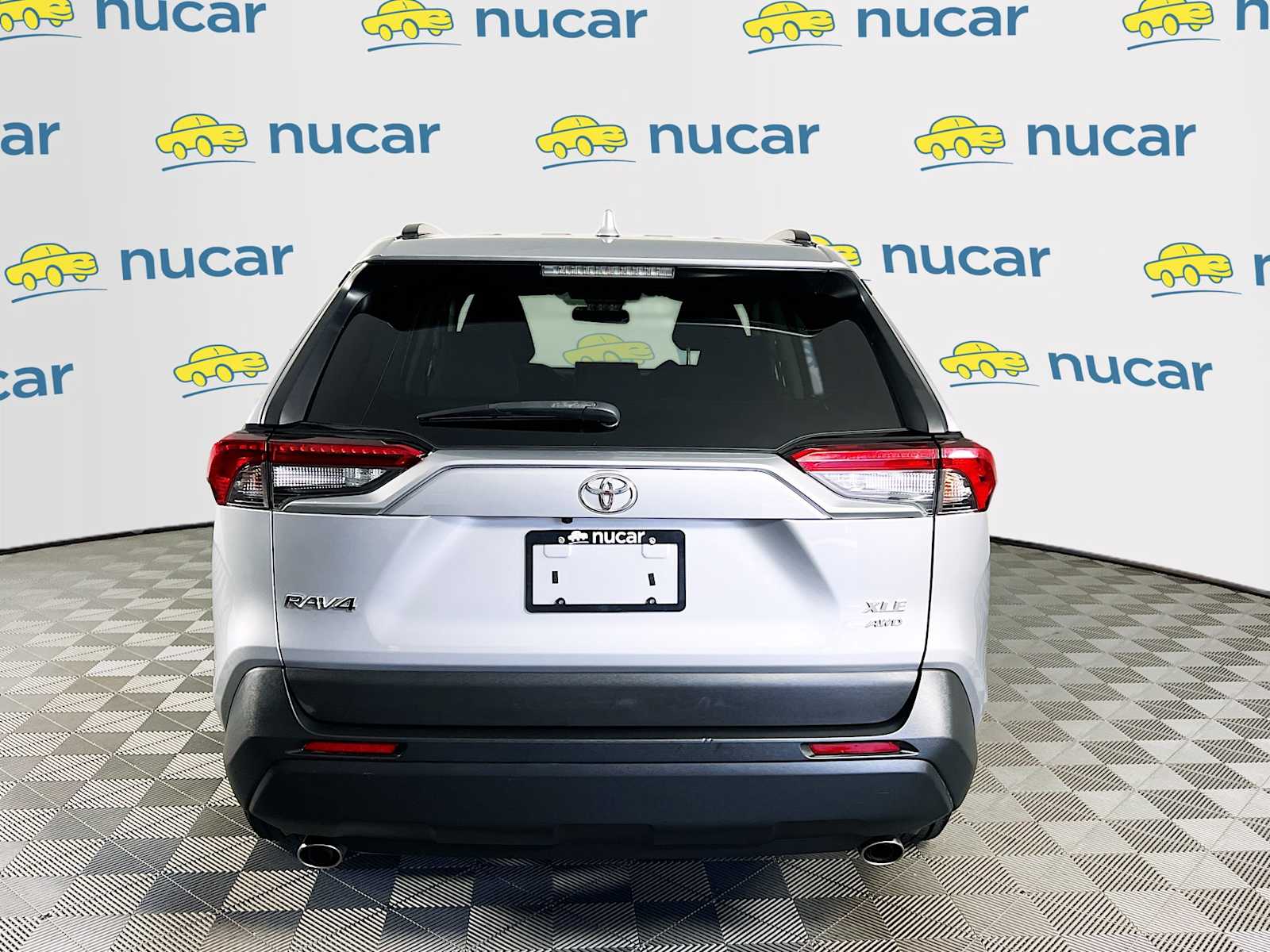 2021 Toyota RAV4 XLE - Photo 6