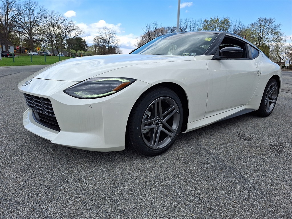 2025 Nissan Z Sport - Photo 2