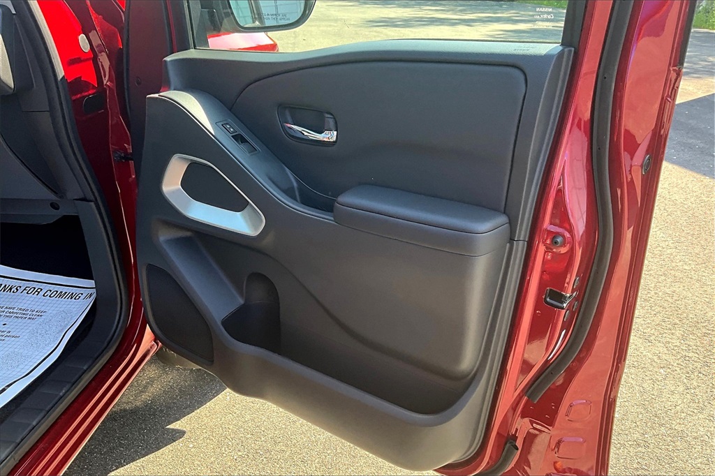 2025 Nissan Frontier SV - Photo 12