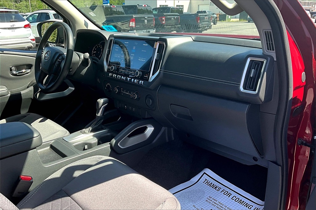 2025 Nissan Frontier SV - Photo 14