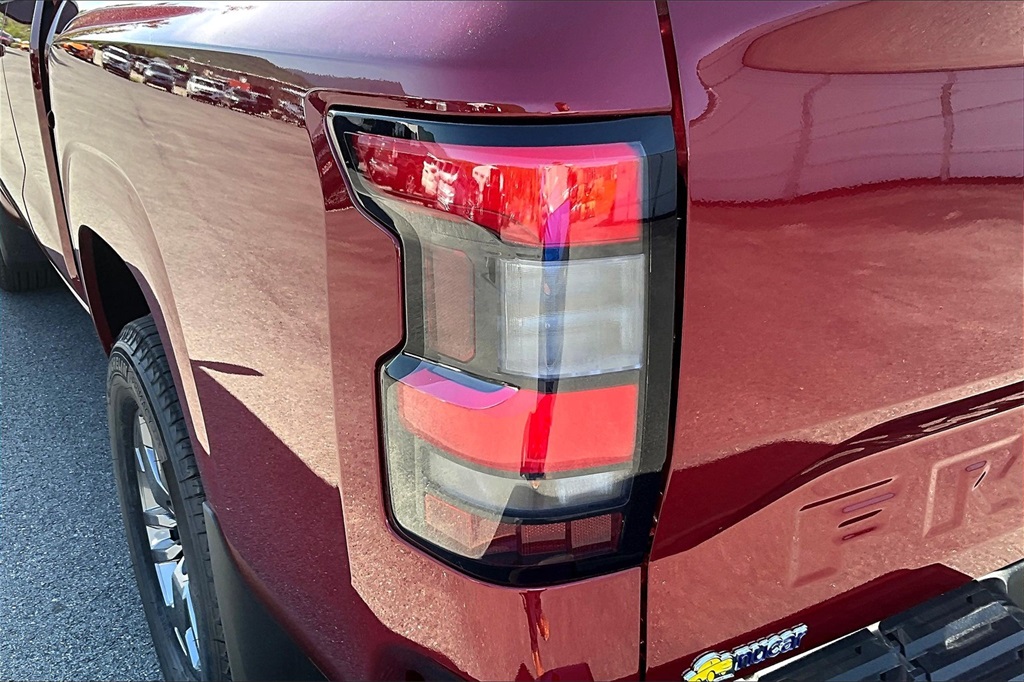 2025 Nissan Frontier SV - Photo 31