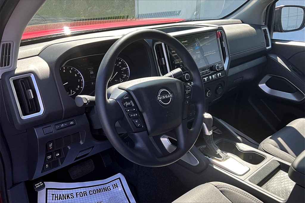 2025 Nissan Frontier SV - Photo 8