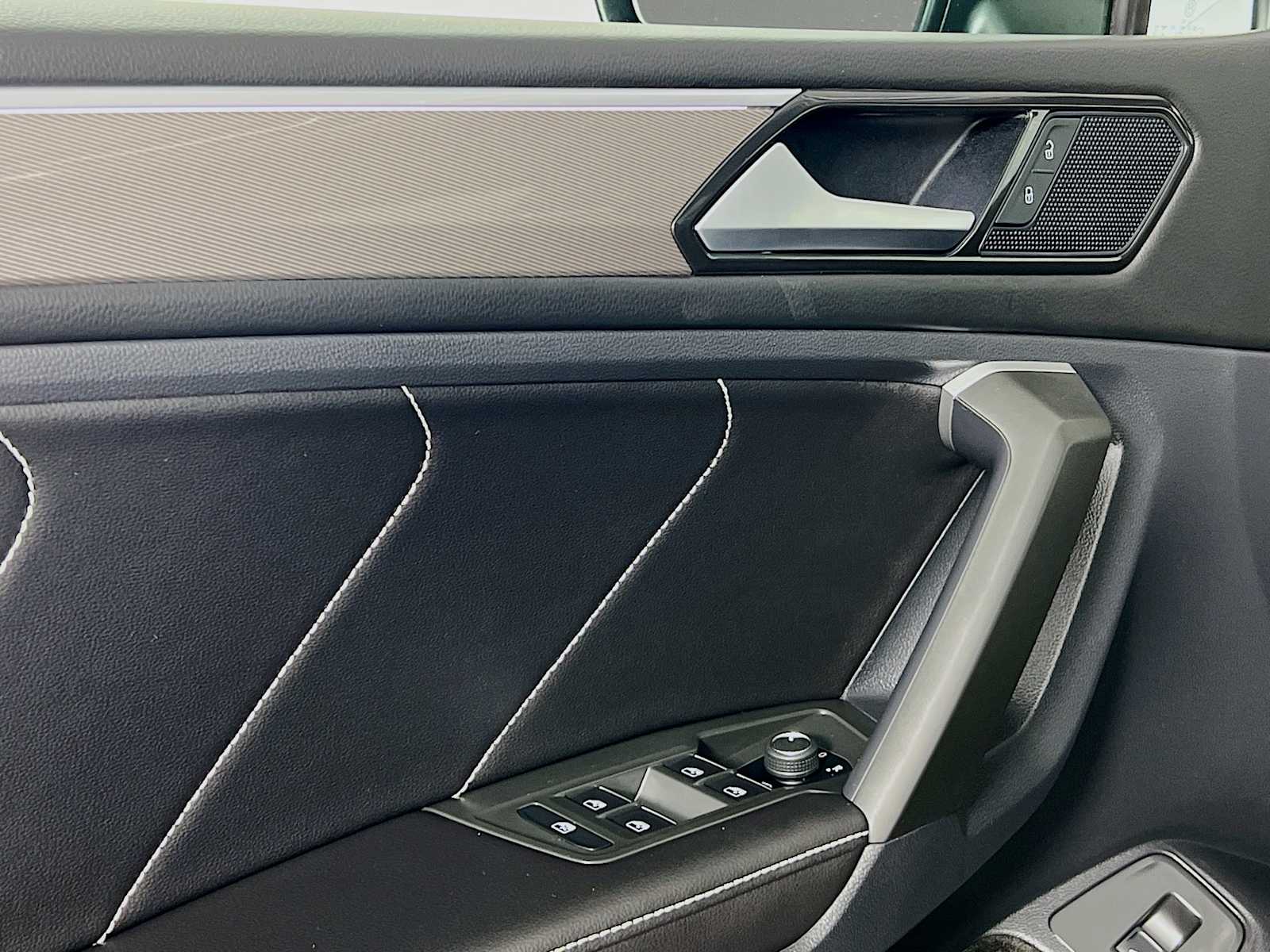 2024 Volkswagen Tiguan SE R-Line Black - Photo 17
