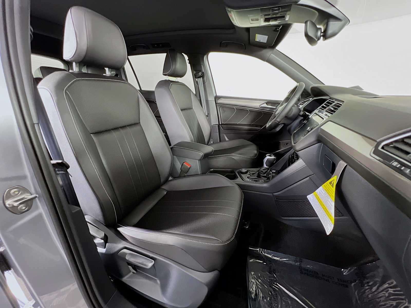 2024 Volkswagen Tiguan SE R-Line Black - Photo 29