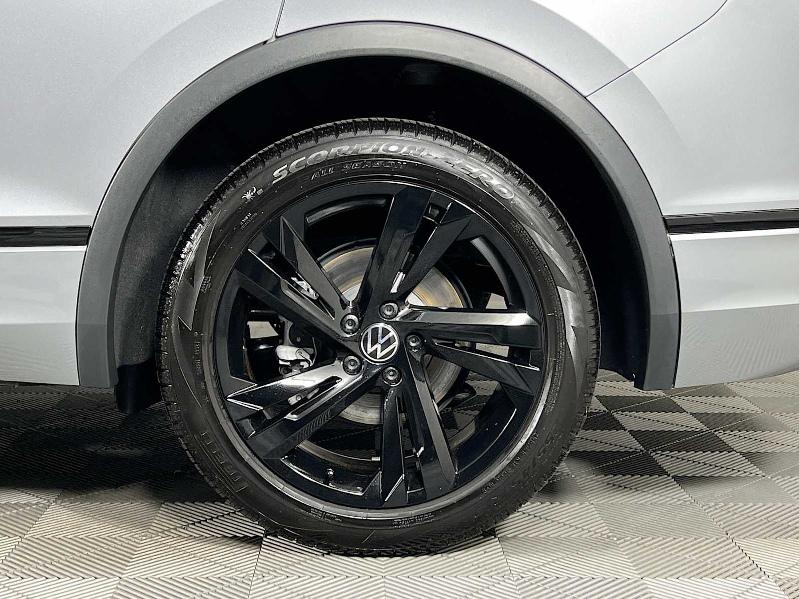 2024 Volkswagen Tiguan SE R-Line Black - Photo 32