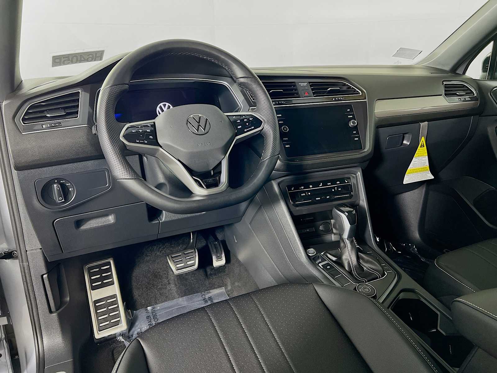 2024 Volkswagen Tiguan SE R-Line Black - Photo 9