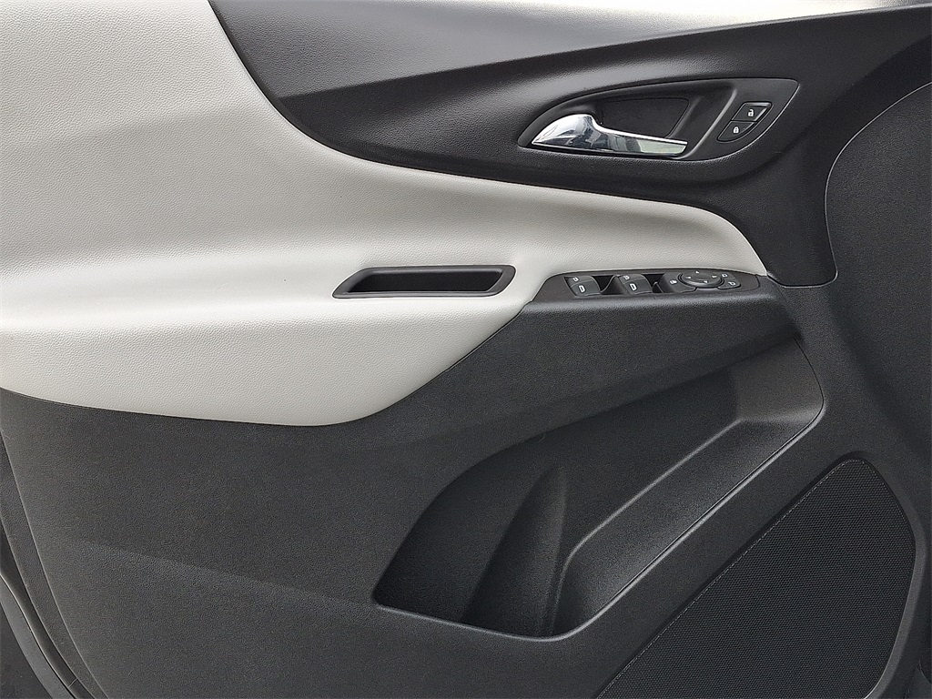 2020 Chevrolet Equinox LS - Photo 13