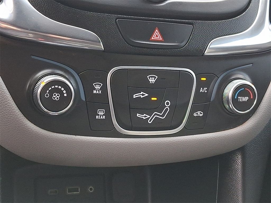 2020 Chevrolet Equinox LS - Photo 16