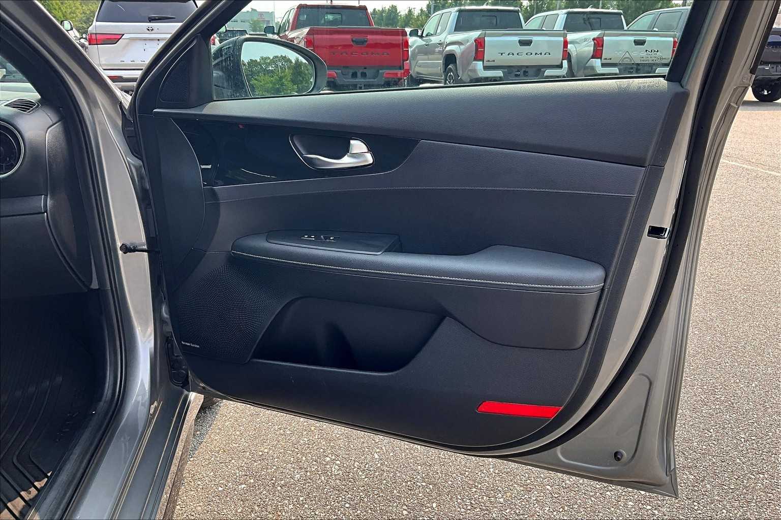2023 Kia Forte GT-Line - Photo 12