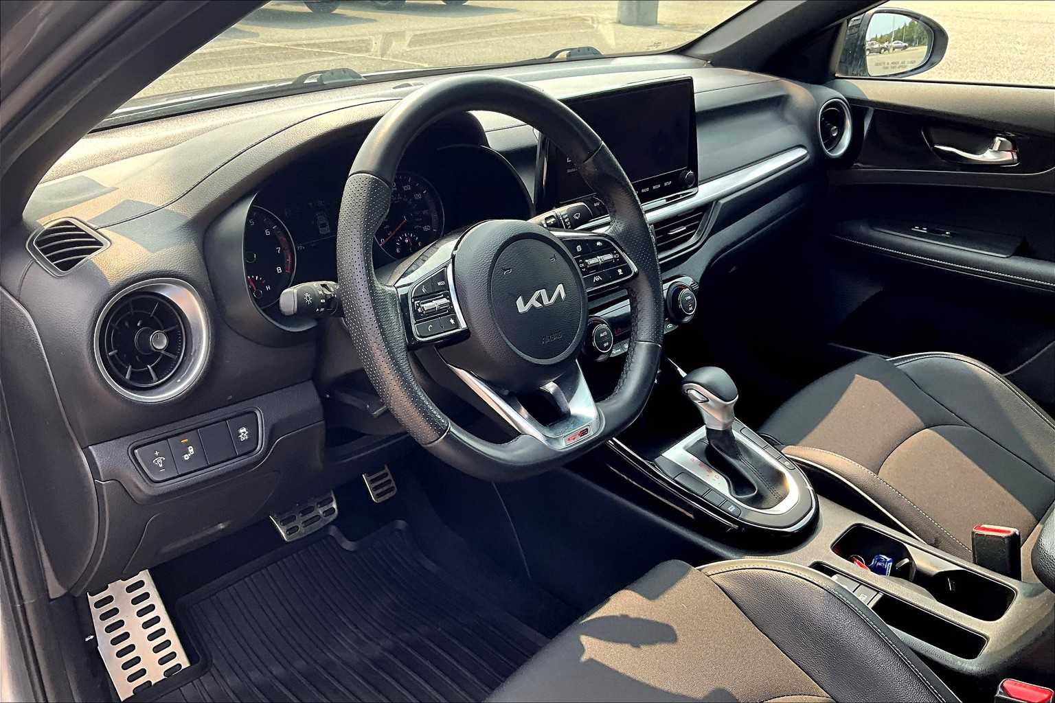 2023 Kia Forte GT-Line - Photo 8