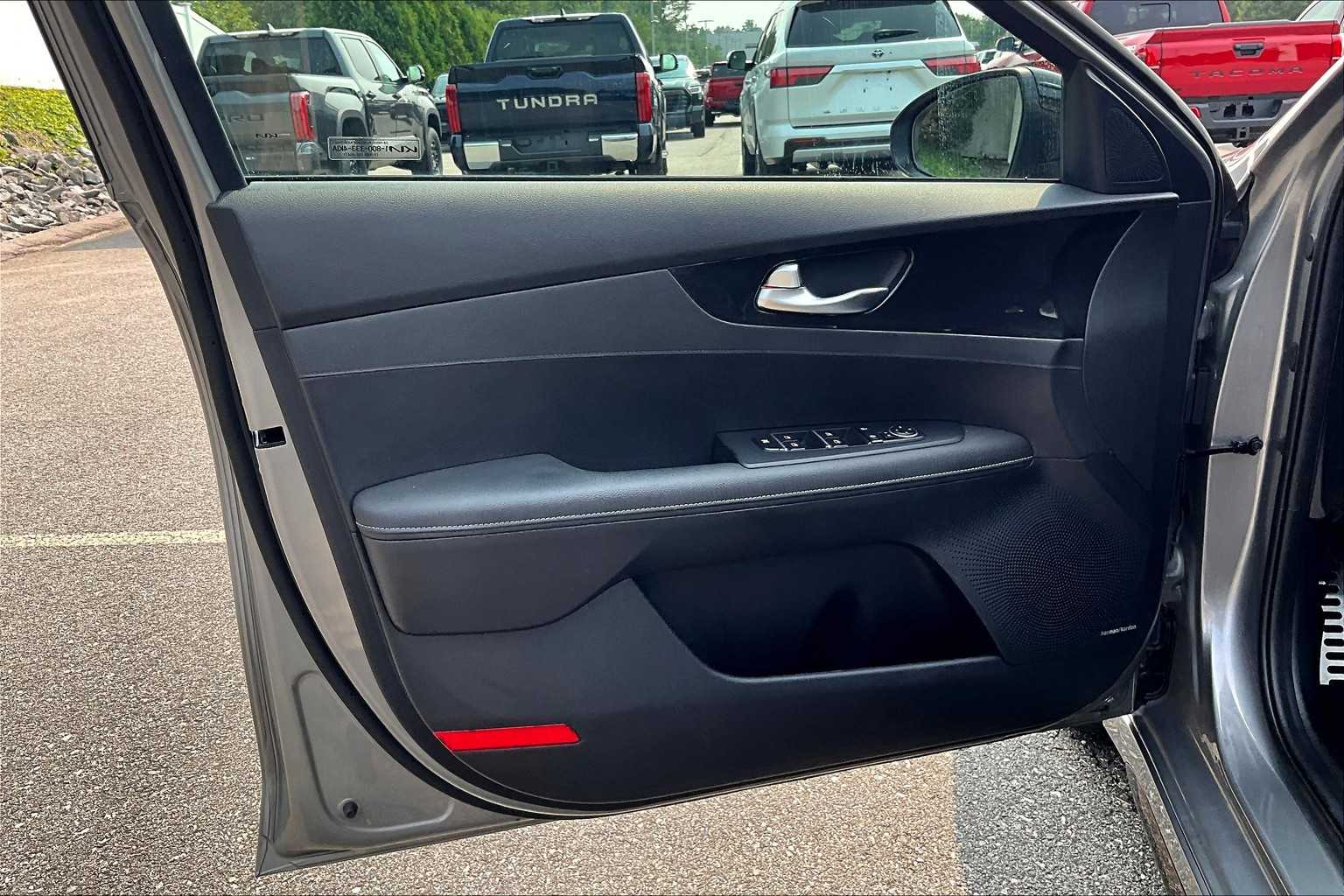 2023 Kia Forte GT-Line - Photo 9