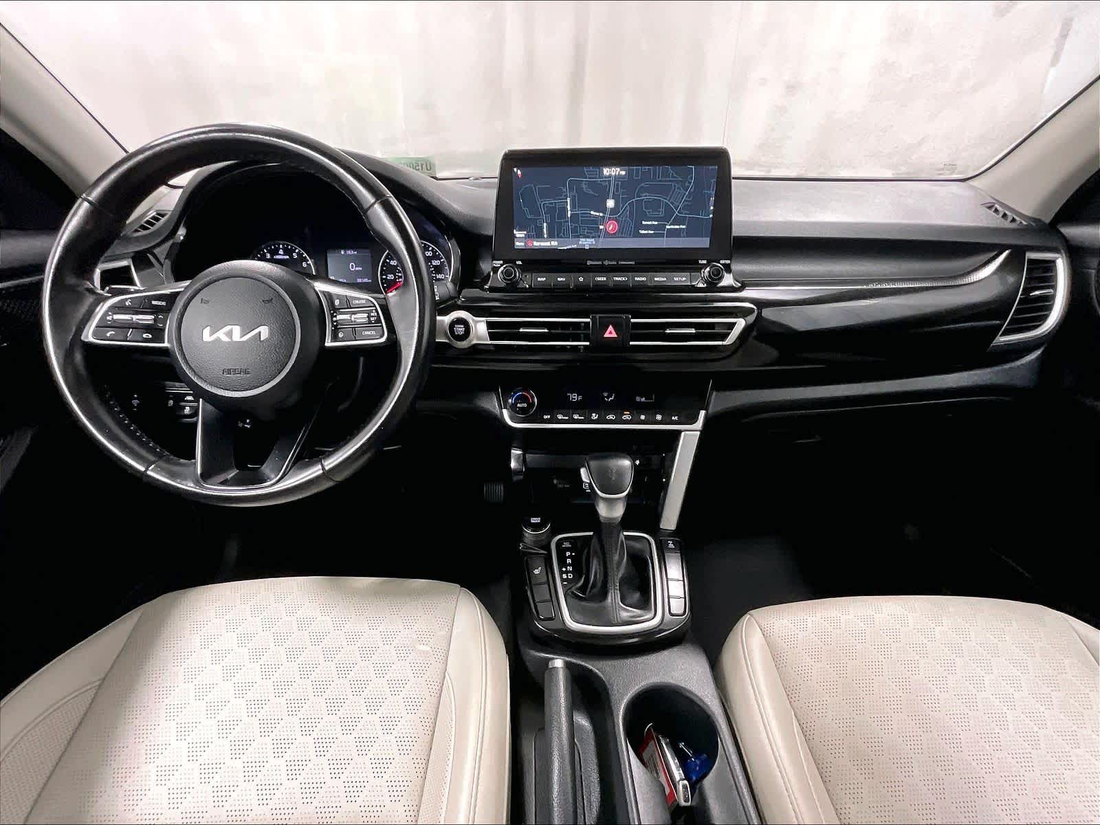 2022 Kia Seltos EX - Photo 21