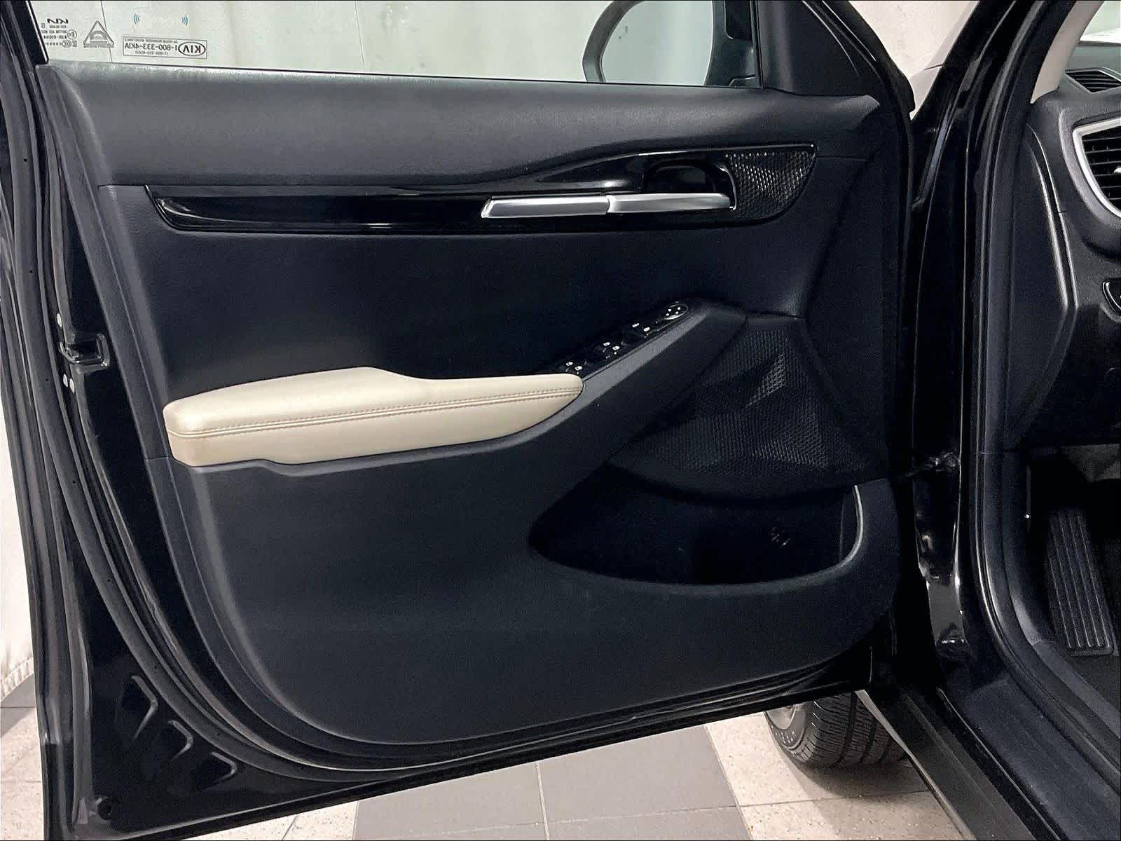 2022 Kia Seltos EX - Photo 9