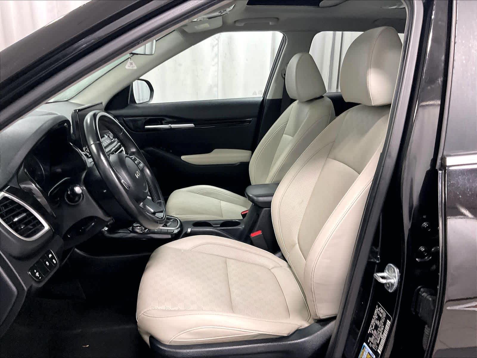 2022 Kia Seltos EX - Photo 10