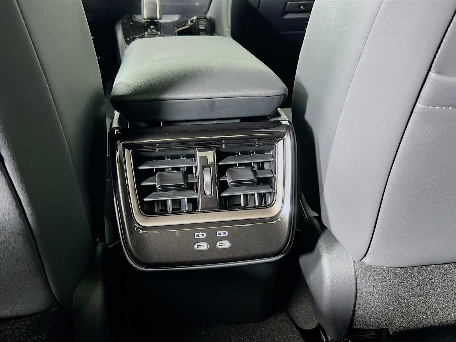 2026 Toyota Crown Limited - Photo 14