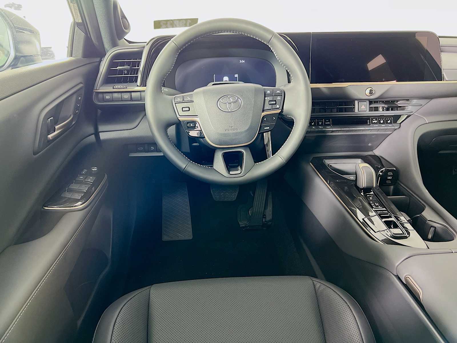 2026 Toyota Crown Limited - Photo 15