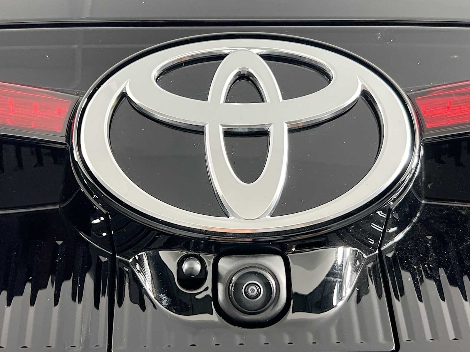 2026 Toyota Crown Limited - Photo 18