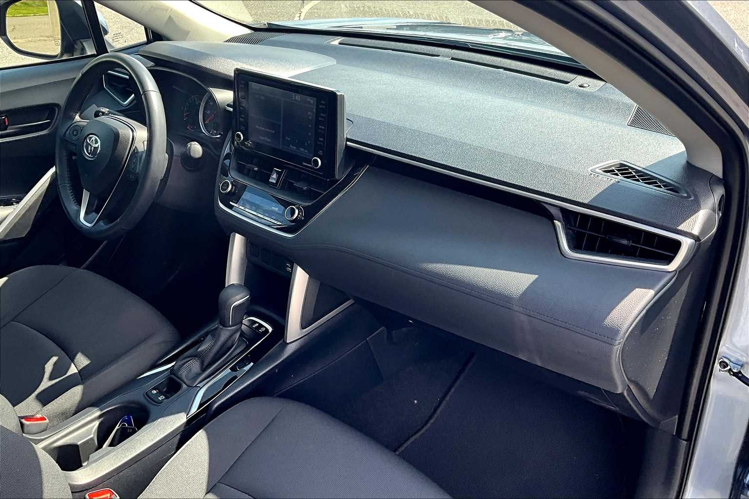 2022 Toyota Corolla Cross LE - Photo 14