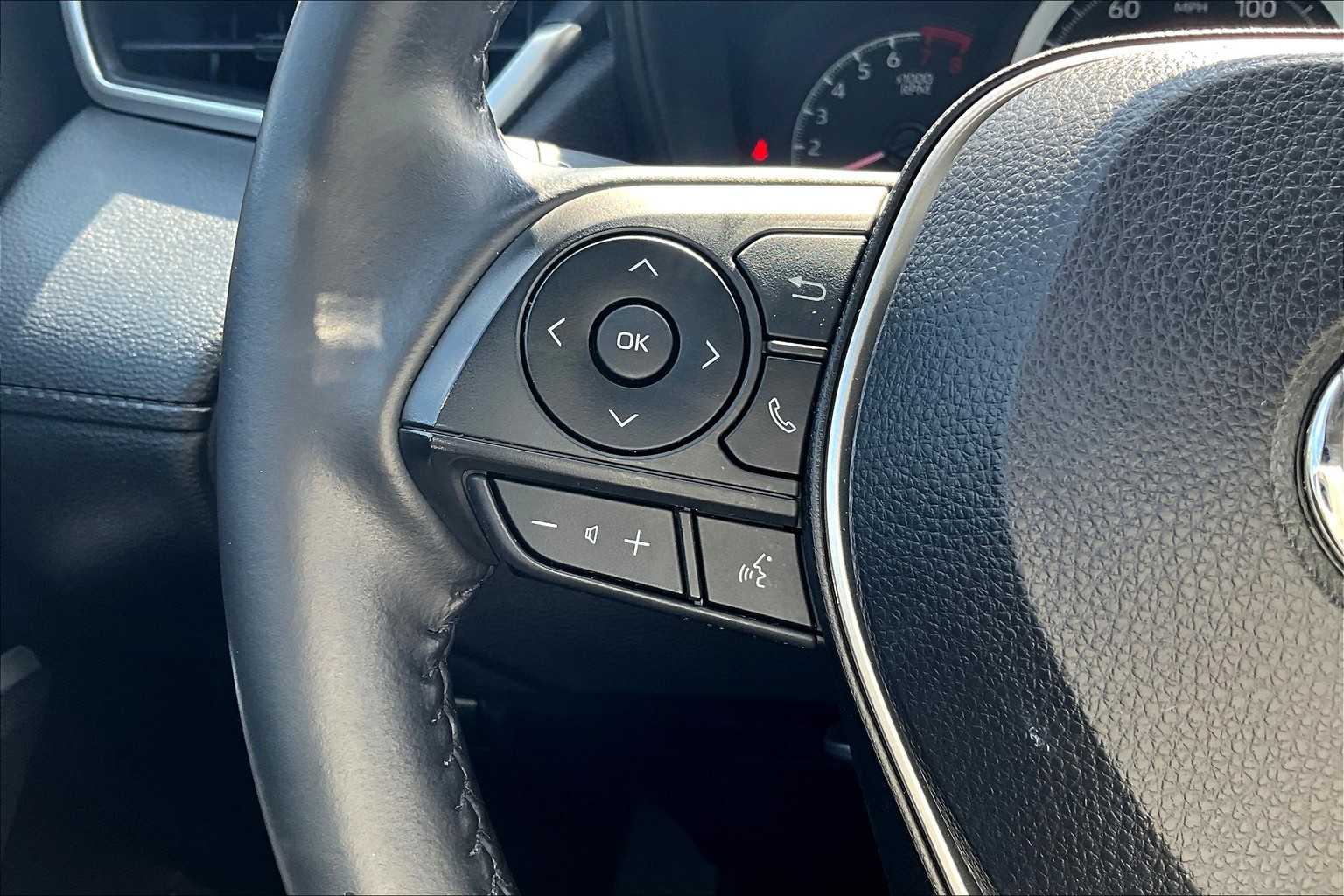 2022 Toyota Corolla Cross LE - Photo 23