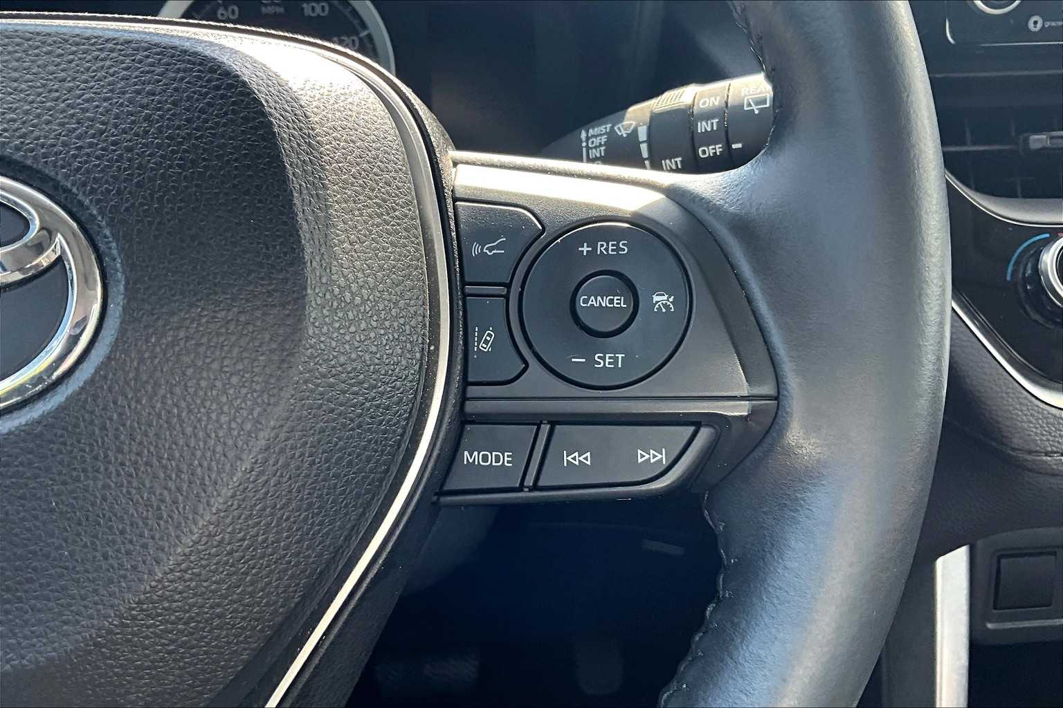 2022 Toyota Corolla Cross LE - Photo 24