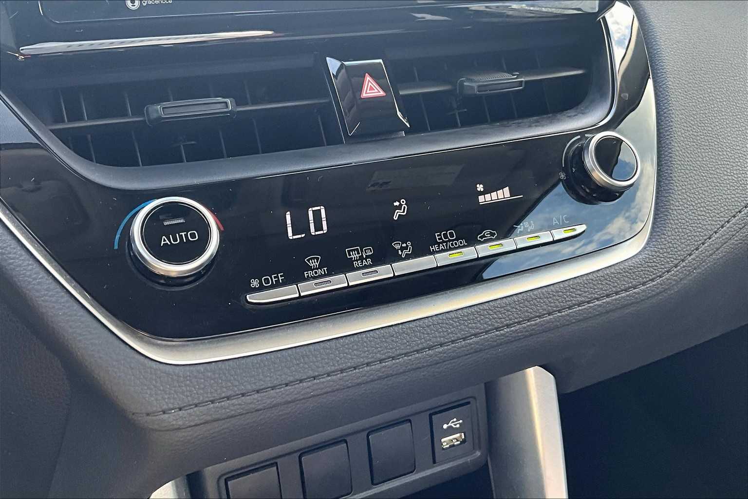 2022 Toyota Corolla Cross LE - Photo 26