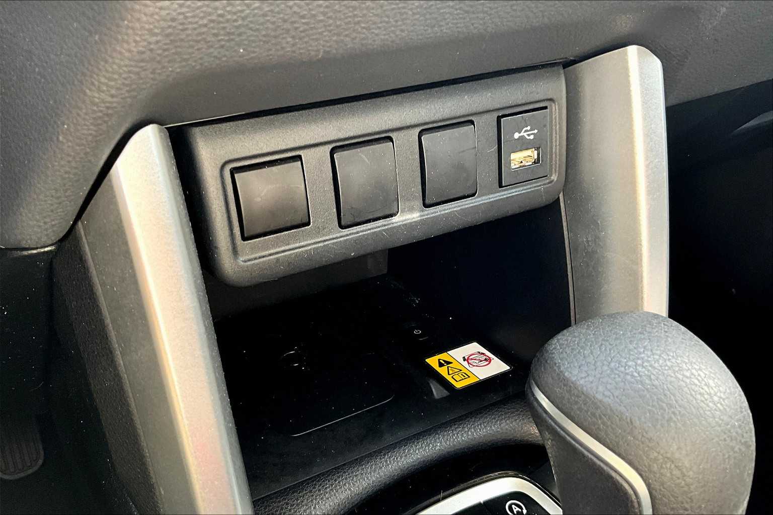 2022 Toyota Corolla Cross LE - Photo 27