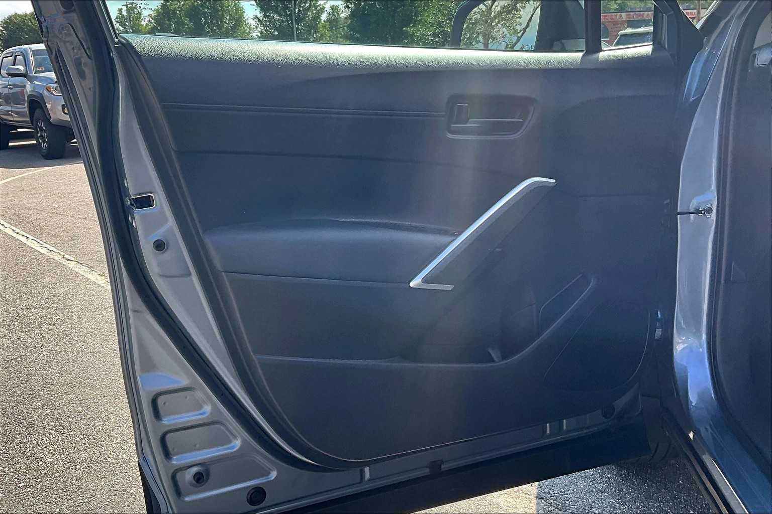 2022 Toyota Corolla Cross LE - Photo 9