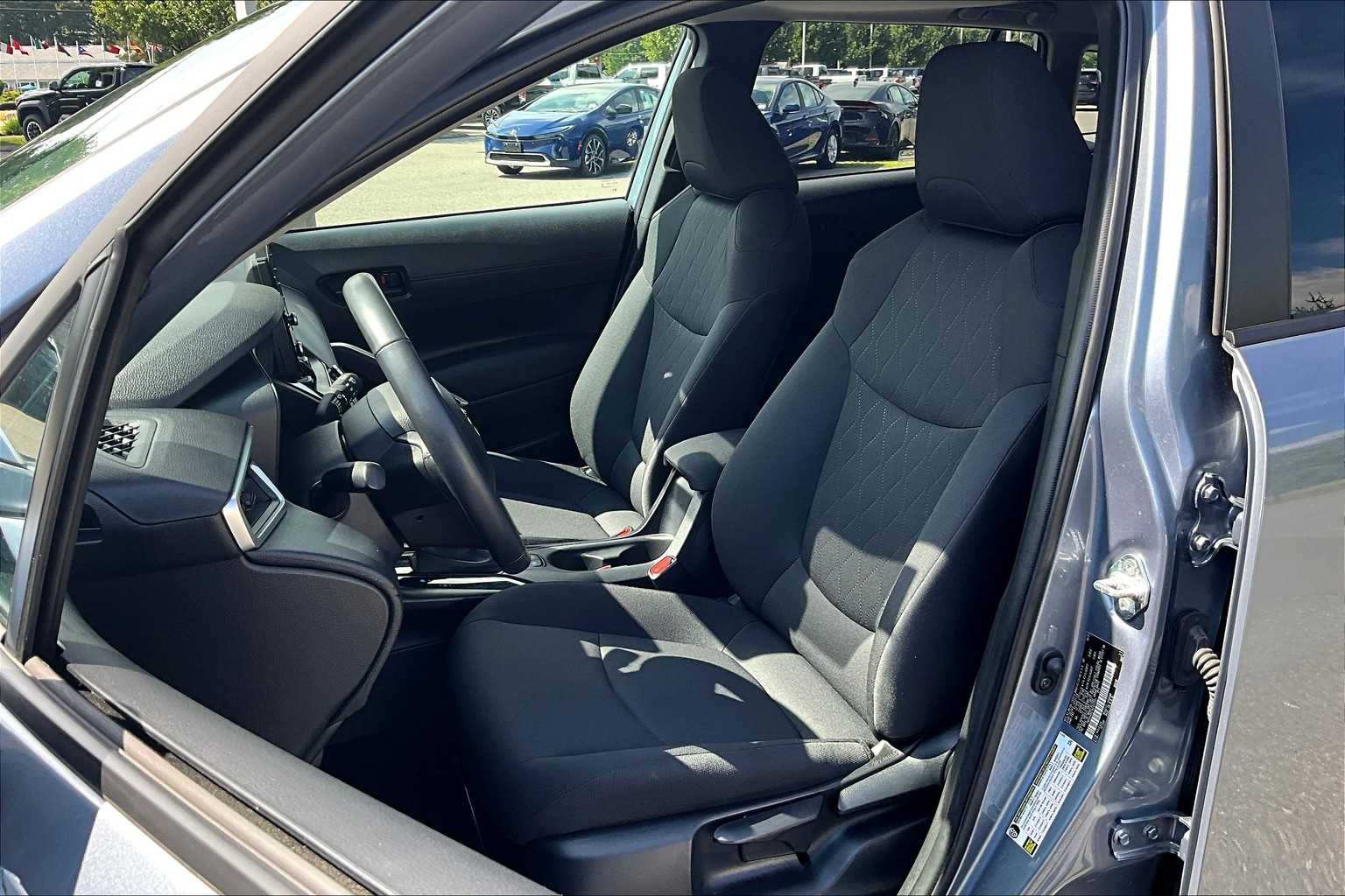 2022 Toyota Corolla Cross LE - Photo 10