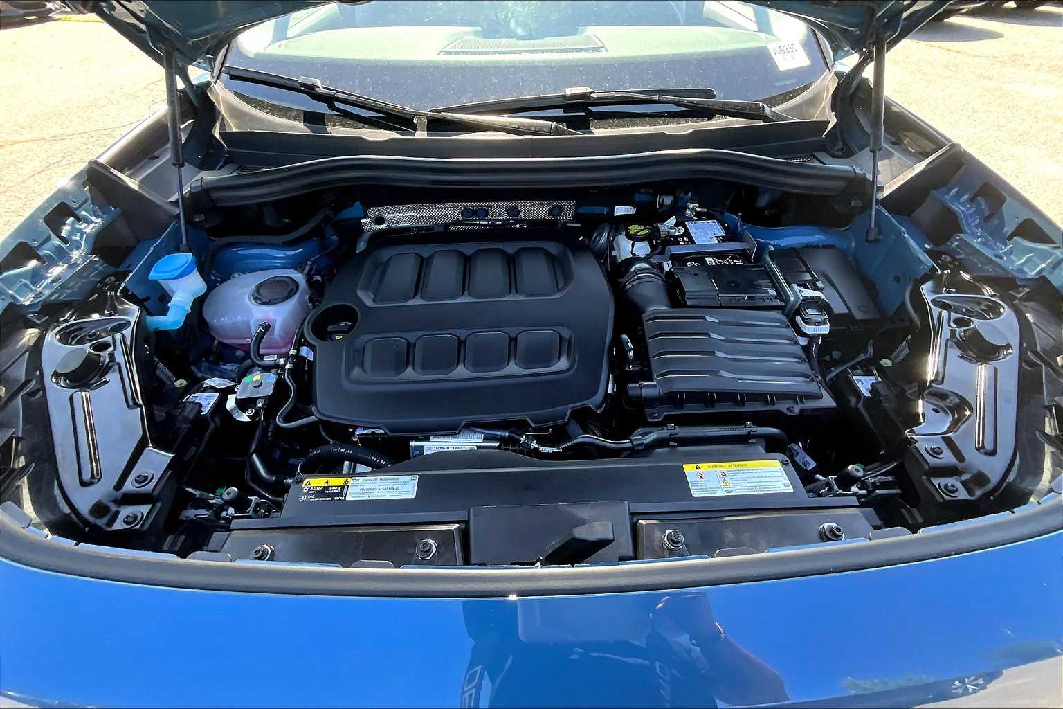 2025 Volkswagen Tiguan SE - Photo 16
