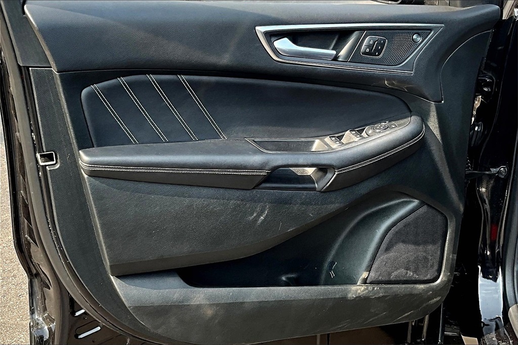 2022 Ford Edge ST - Photo 9