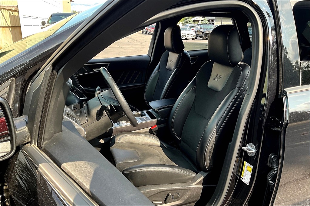 2022 Ford Edge ST - Photo 10