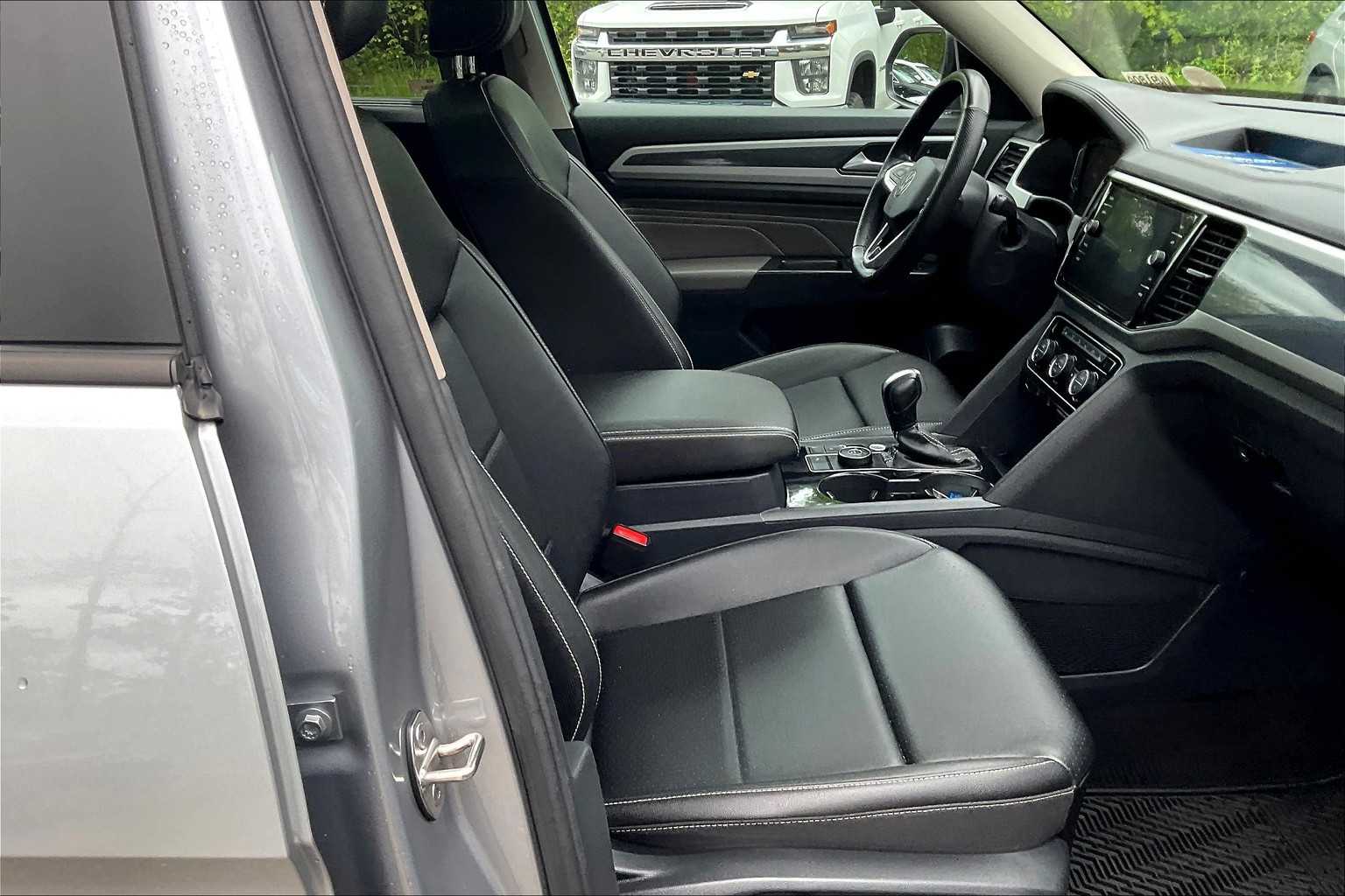 2023 Volkswagen Atlas 3.6L V6 SEL R-Line Black - Photo 11