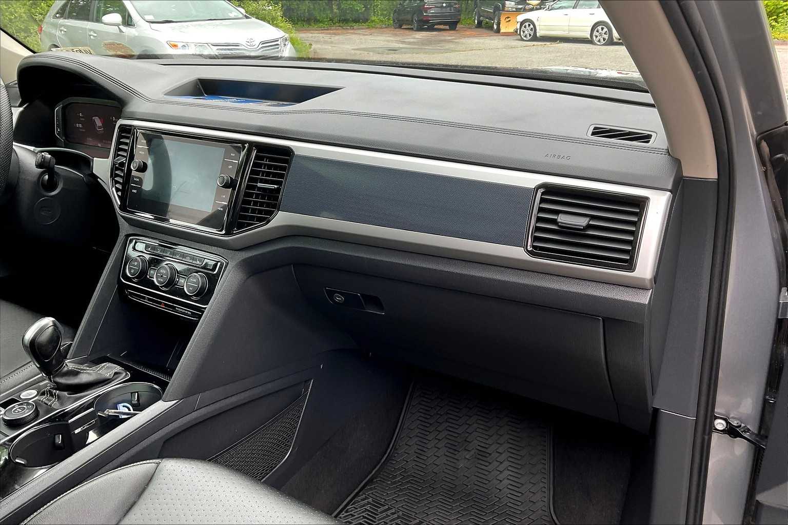 2023 Volkswagen Atlas 3.6L V6 SEL R-Line Black - Photo 13