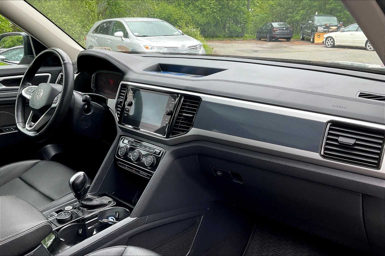 2023 Volkswagen Atlas 3.6L V6 SEL R-Line Black - Photo 14