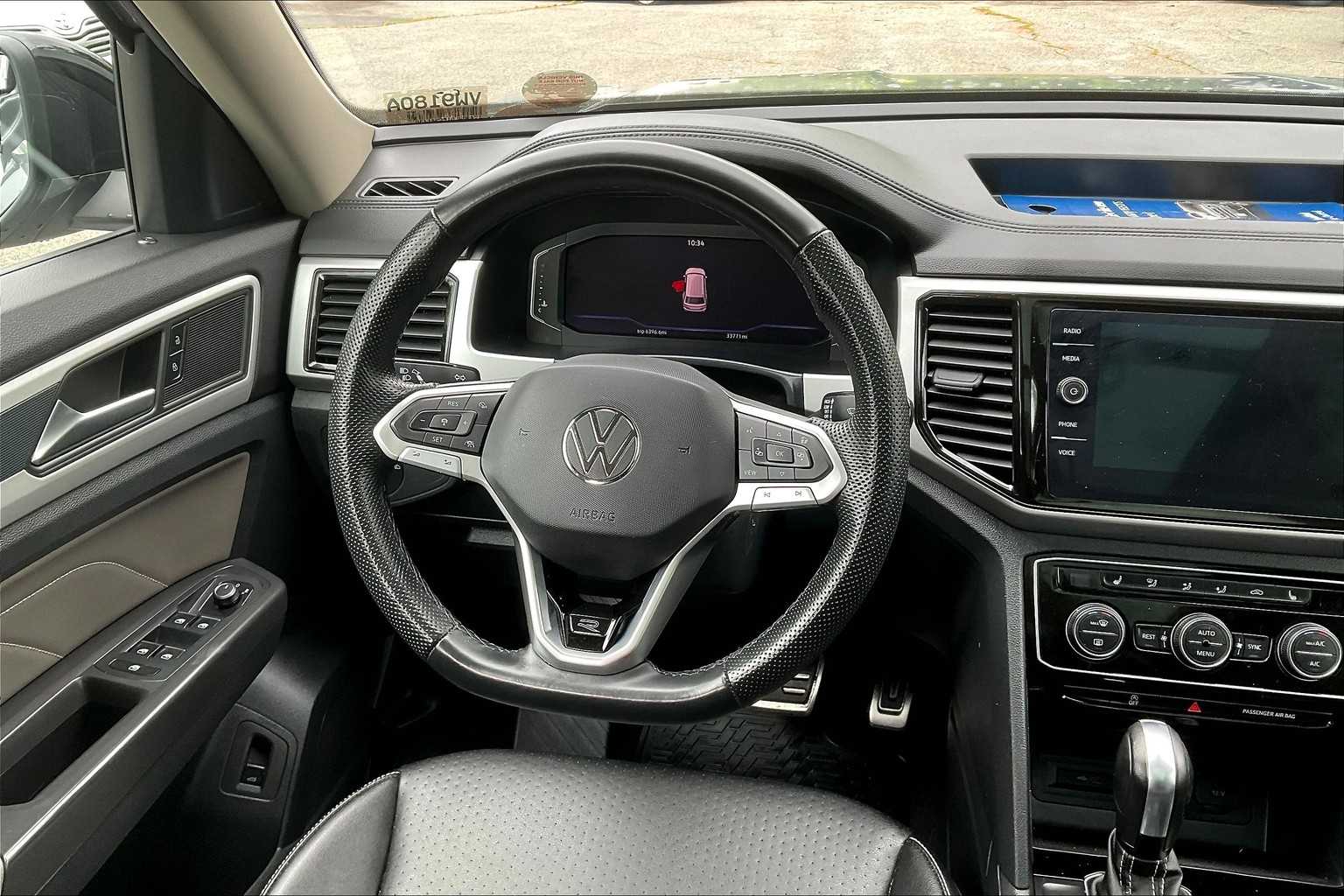 2023 Volkswagen Atlas 3.6L V6 SEL R-Line Black - Photo 18