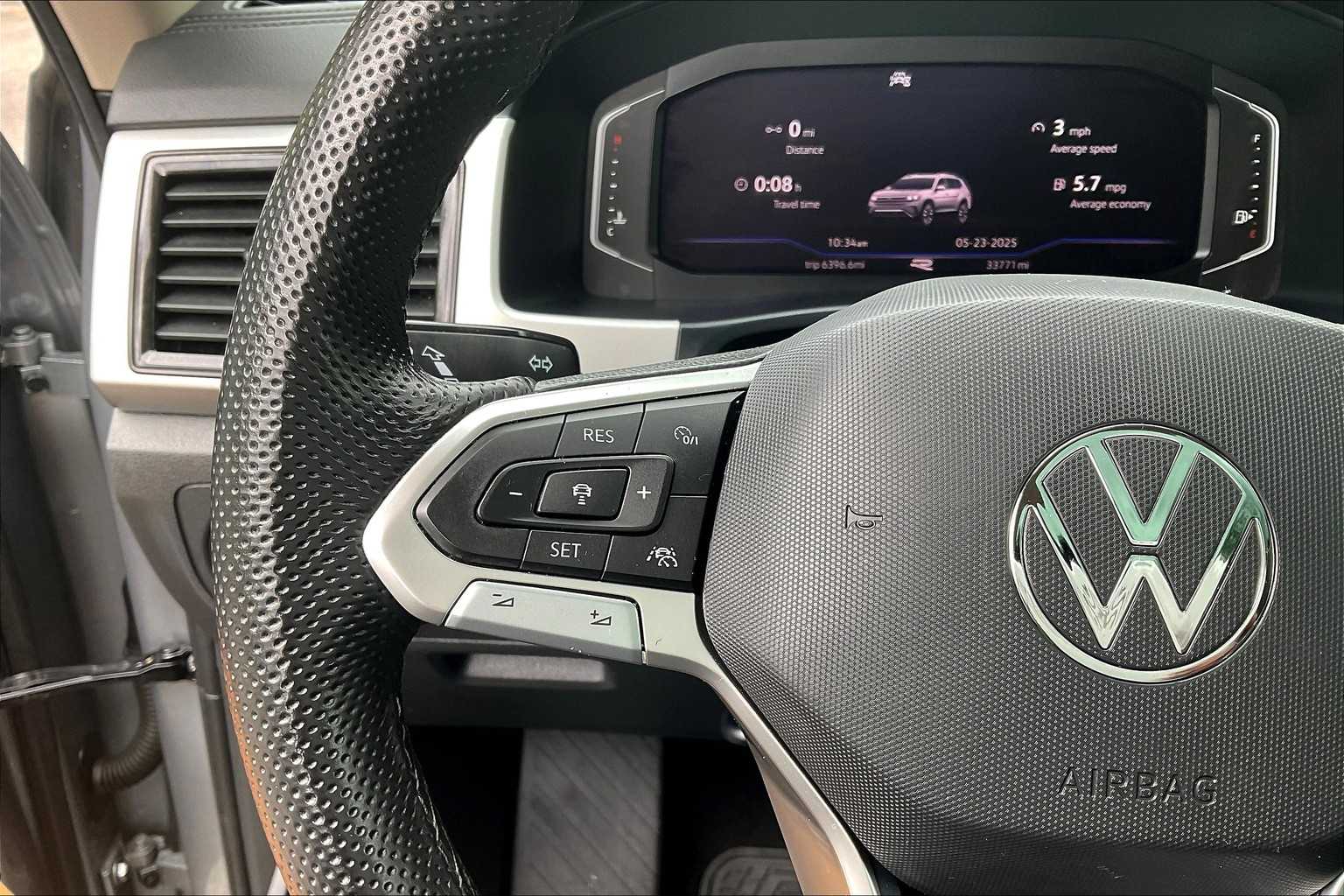 2023 Volkswagen Atlas 3.6L V6 SEL R-Line Black - Photo 24