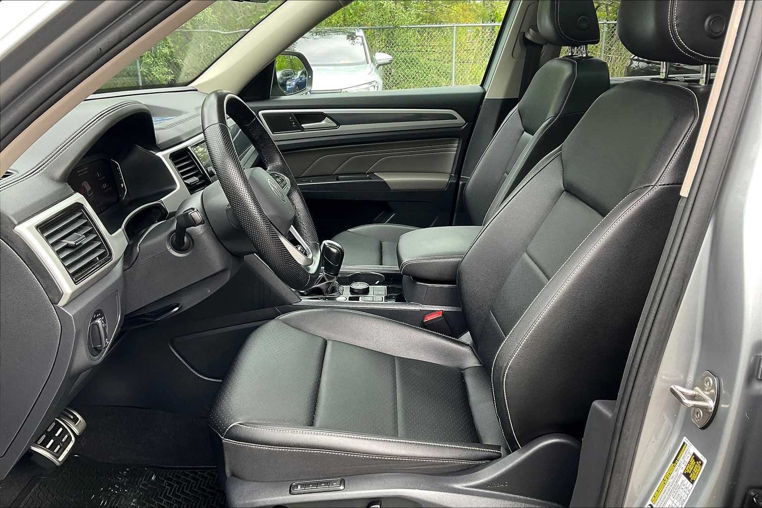 2023 Volkswagen Atlas 3.6L V6 SEL R-Line Black - Photo 10
