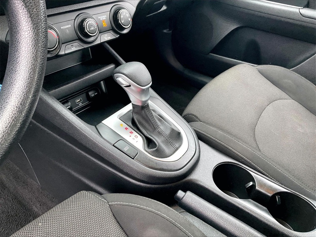 2023 Kia Forte LXS - Photo 19