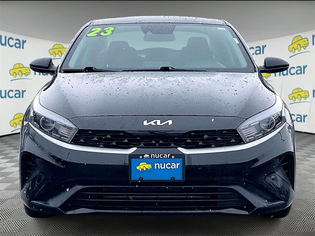 2023 Kia Forte LXS - Photo 2